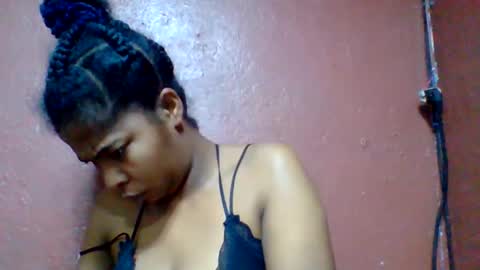 Snapshot of rovaelyah chatting on May 25, 7:03 am rovaelyah online show from May 25, 7:03 am