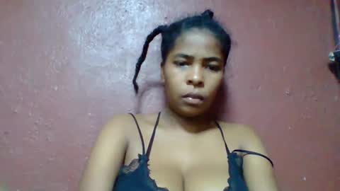 Snapshot of rovaelyah chatting on May 26, 9:16 am rovaelyah online show from May 26, 9:16 am