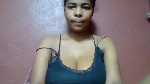 Snapshot of rovaelyah chatting on May 28, 2:20 am rovaelyah online show from May 28, 2:20 am