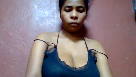 Snapshot of rovaelyah chatting on June 1, 3:30 am rovaelyah online show from June 1, 3:30 am