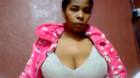 Snapshot of rovaelyah chatting on June 12, 2:10 am rovaelyah online show from June 12, 2:10 am