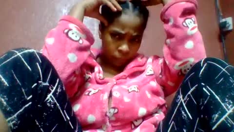 Snapshot of rovaelyah chatting on June 17, 5:43 am rovaelyah online show from June 17, 5:43 am