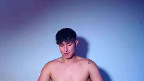 rowanboy23 online show from May 2, 9:53 pm