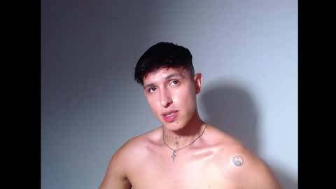 rowanboy23 online show from July 18, 2:05 am