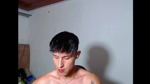 rowanboy23 online show from July 25, 2:31 am