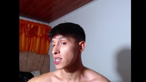 rowanboy23 online show from July 26, 1:47 am