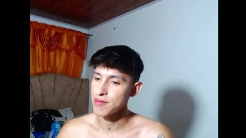 rowanboy23 online show from July 29, 1:37 am