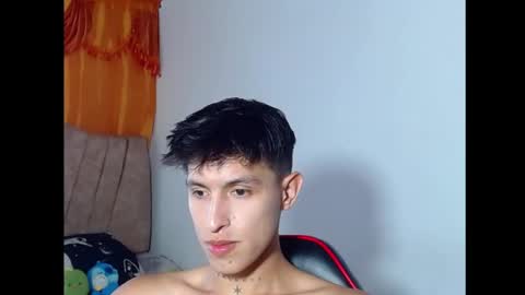 rowanboy23 online show from August 1, 8:41 pm