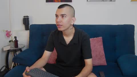 Snapshot of rowancley chatting on June 9, 11:33 am Rowan online show from June 9, 11:33 am