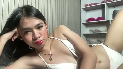 roweena online show from May 12, 3:31 pm