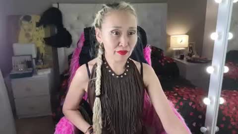 Snapshot of roxalanastar chatting on July 20, 9:06 pm Roxalana online show from July 20, 9:06 pm