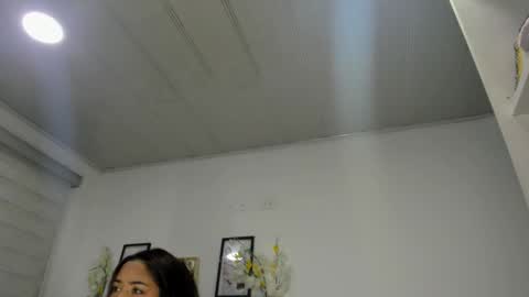 Snapshot of roxan_ne chatting on December 31, 2:08 am Roxx online show from December 31, 2:08 am