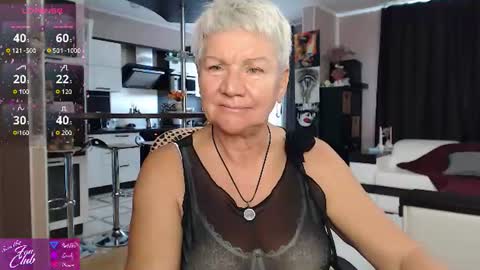 Snapshot of roxana_brooks chatting on June 17, 8:28 am Roxana online show from June 17, 8:28 am
