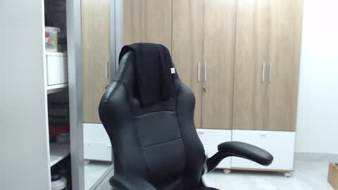 Snapshot of roxanalove7 chatting on December 19, 9:17 pm Roxana online show from December 19, 9:17 pm