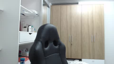 Snapshot of roxanalove7 chatting on January 21, 2:11 am Roxana online show from January 21, 2:11 am