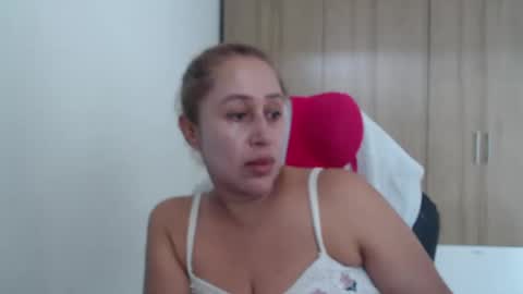 Snapshot of roxanalove7 chatting on September 23, 8:23 pm Roxana online show from September 23, 8:23 pm