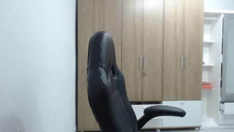 Snapshot of roxanalove7 chatting on June 17, 2:03 am Roxana online show from June 17, 2:03 am