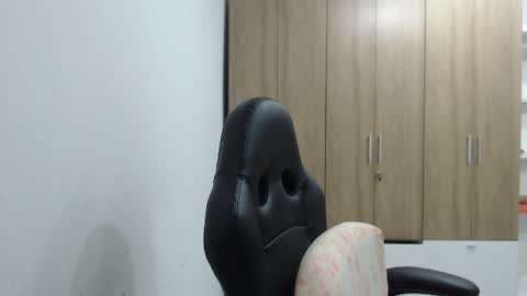 Snapshot of roxanalove7 chatting on June 24, 2:21 am Roxana online show from June 24, 2:21 am