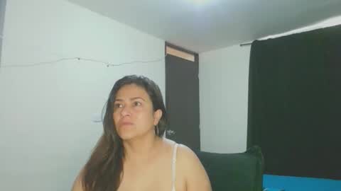 roxanasexy2025 online show from October 2, 12:12 pm