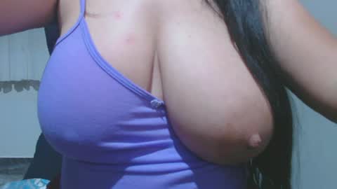 Snapshot of roxanbahottt chatting on July 1, 11:59 pm roxxy online show from July 1, 11:59 pm
