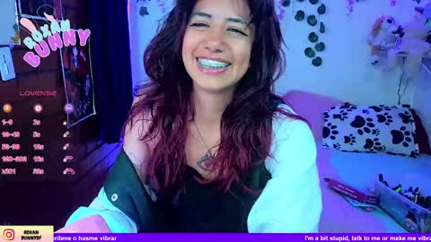 Snapshot of roxanbunny chatting on May 19, 1:56 am roxxy online show from May 19, 1:56 am