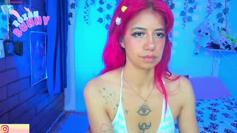 Snapshot of roxanbunny chatting on June 5, 6:52 am roxxy online show from June 5, 6:52 am