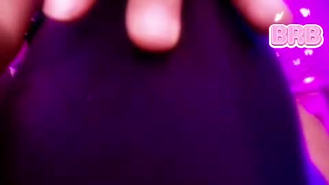 Snapshot of roxanne_han chatting on June 27, 12:10 pm roxanne_han online show from June 27, 12:10 pm