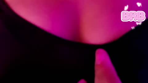 Snapshot of roxanne_han chatting on July 24, 11:52 am roxanne_han online show from July 24, 11:52 am