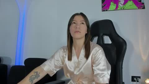 Snapshot of roxanne_jones1 chatting on June 18, 6:34 pm roxanne online show from June 18, 6:34 pm