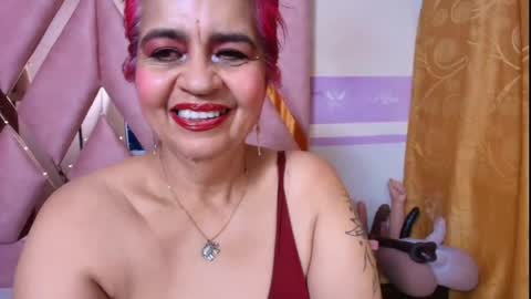 Snapshot of roxettemature chatting on May 23, 12:09 pm RoxetteMature online show from May 23, 12:09 pm