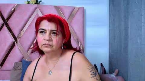 Snapshot of roxettemature chatting on May 31, 12:01 pm RoxetteMature online show from May 31, 12:01 pm