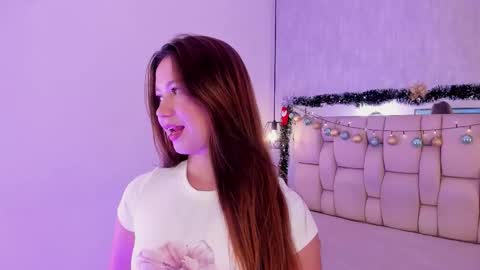 Snapshot of roxie_summers chatting on December 17, 7:42 pm Roxie online show from December 17, 7:42 pm