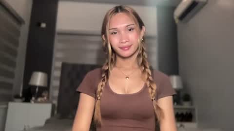 Snapshot of roxie_walton69x chatting on July 16, 6:25 pm Roxie online show from July 16, 6:25 pm