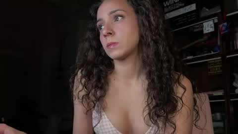 Snapshot of roxieflexie chatting on May 21, 9:33 pm Roxie online show from May 21, 9:33 pm