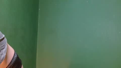 Snapshot of roxiehood chatting on September 13, 2:33 am Roxie online show from September 13, 2:33 am