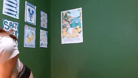 Snapshot of roxiehood chatting on November 20, 2:12 am Roxie online show from November 20, 2:12 am