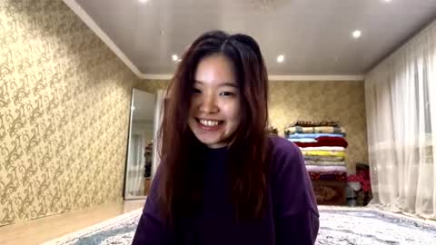 Emma online show from November 20, 8:30 pm