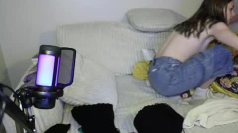 Snapshot of roxiethefox chatting on December 13, 7:53 pm roxie online show from December 13, 7:53 pm