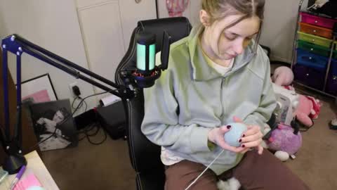 Snapshot of roxiethefox chatting on January 15, 12:04 am roxie online show from January 15, 12:04 am