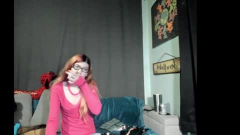 Snapshot of roxihazeleyes chatting on October 6, 5:21 pm roxihazeleyes online show from October 6, 5:21 pm