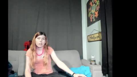 Snapshot of roxihazeleyes chatting on October 24, 7:05 am roxihazeleyes online show from October 24, 7:05 am