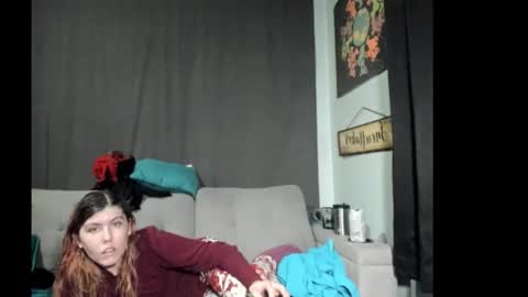 Snapshot of roxihazeleyes chatting on October 25, 2:52 am roxihazeleyes online show from October 25, 2:52 am