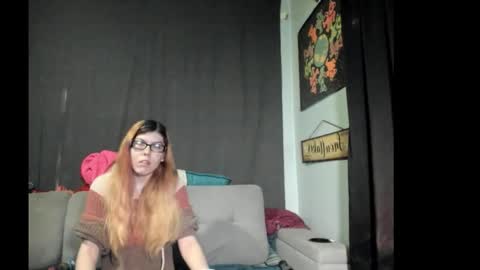 Snapshot of roxihazeleyes chatting on November 3, 7:59 pm roxihazeleyes online show from November 3, 7:59 pm