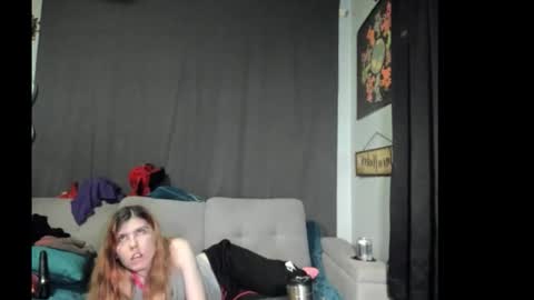 Snapshot of roxihazeleyes chatting on November 8, 5:51 am roxihazeleyes online show from November 8, 5:51 am