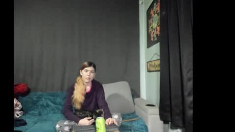 Snapshot of roxihazeleyes chatting on November 22, 10:53 pm roxihazeleyes online show from November 22, 10:53 pm