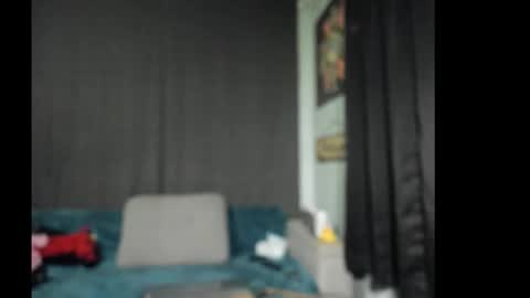 Snapshot of roxihazeleyes chatting on November 25, 12:21 am roxihazeleyes online show from November 25, 12:21 am