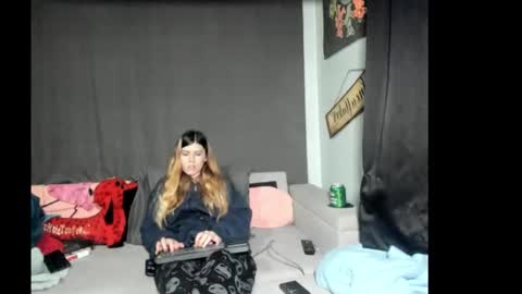 roxihazeleyes online show from February 14, 9:50 am