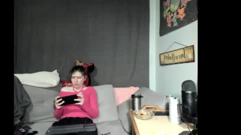 roxihazeleyes online show from June 6, 1:38 pm
