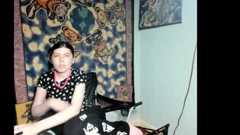 Snapshot of roxihazeleyes chatting on July 2, 8:59 pm roxihazeleyes online show from July 2, 8:59 pm
