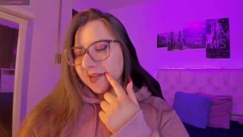 Snapshot of roxxanne_bail chatting on January 15, 3:55 am Roxanne Bail online show from January 15, 3:55 am